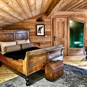 Woodensuite Malonno