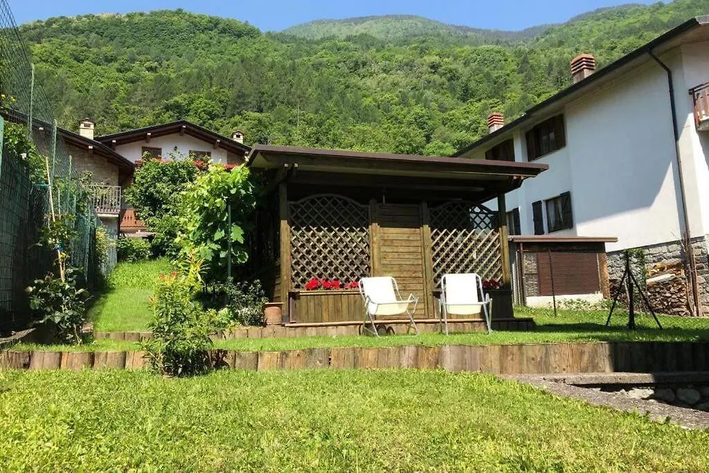 Acero Rosso Apartment Malonno Italy